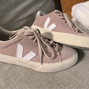 Impossible to find mauve/pink suede Veja in size Eur 37